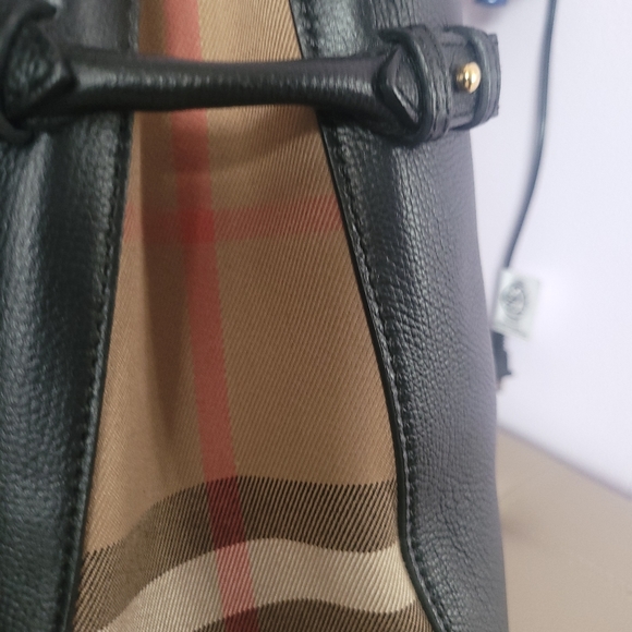 Burberry authentic bag - Picture 9 of 12
